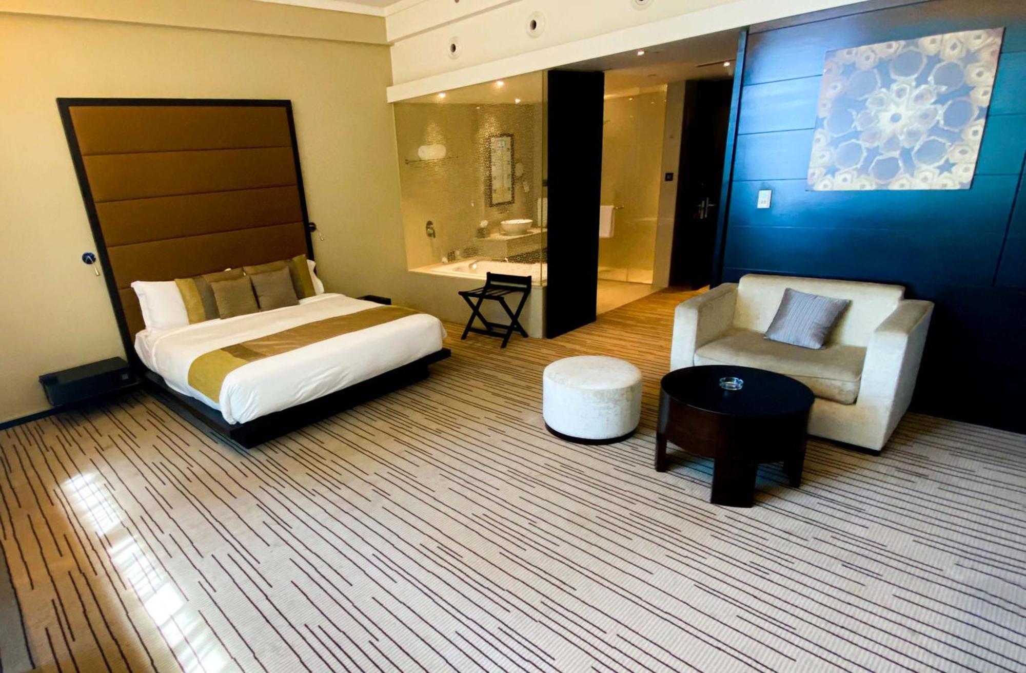 Southern Sun Abu Dhabi Exterior photo